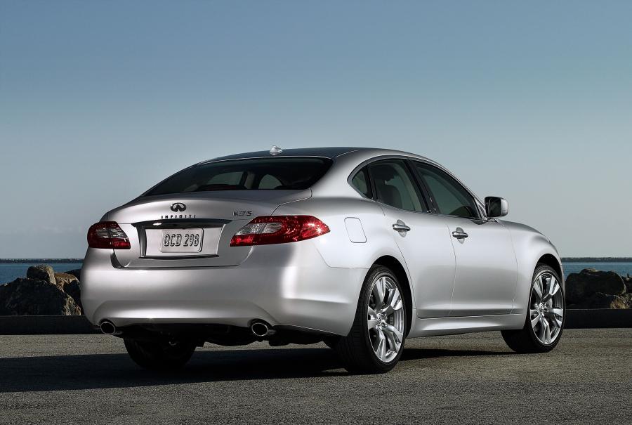  Infiniti M37 S 2011 года  (фото 21 из 33)